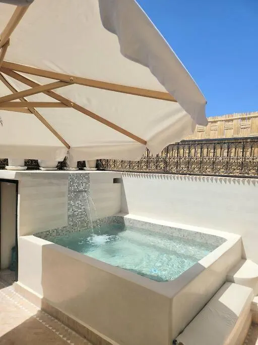 Riad Isahiac Avec Piscine En Exclusivite Marrakesh 0*,